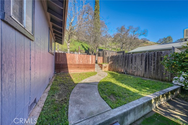12410 Lakeview Drive, Clearlake Oaks CA: https://media.crmls.org/medias/6708be3e-b55b-433f-b1af-ed889188ce7c.jpg