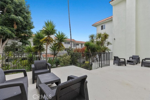 1720 Ardmore Avenue, Hermosa Beach, California 90254, 1 Bedroom Bedrooms, ,1 BathroomBathrooms,Residential,For Sale,Ardmore,SB24098848