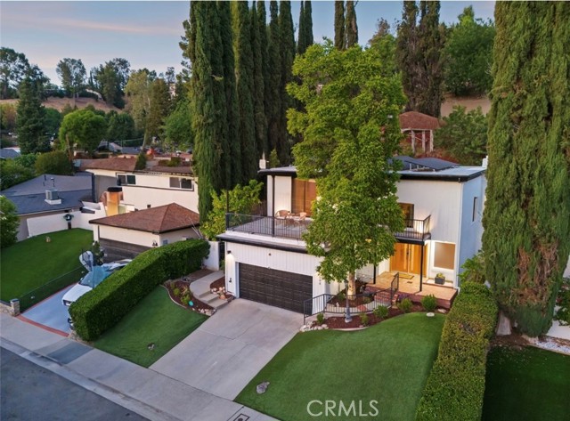4944 Don Pio Drive, Woodland Hills CA: https://media.crmls.org/medias/6709c935-9393-4275-b147-a008694df7ef.jpg