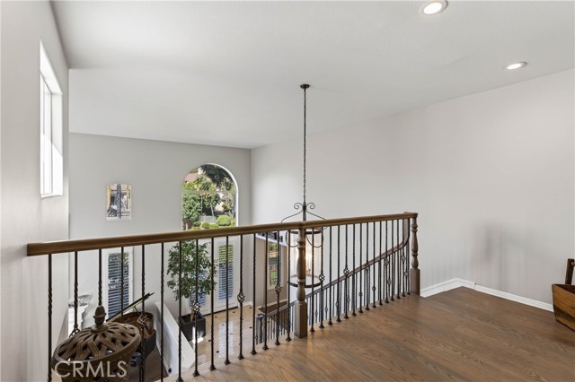 24255 Hillhurst photo 21