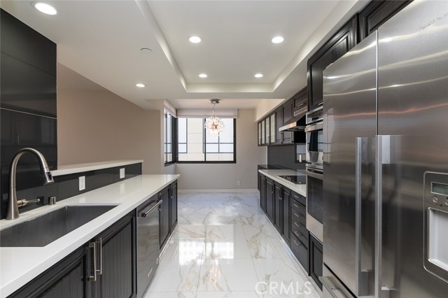 Detail Gallery Image 13 of 57 For 343 Pioneer Dr #504,  Glendale,  CA 91203 - 3 Beds | 2 Baths