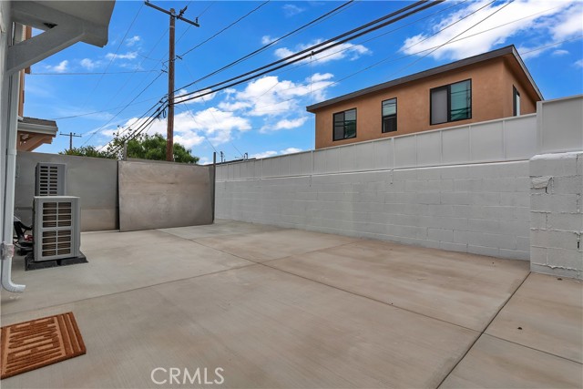22022 Pioneer Blvd, Hawaiian Gardens CA: https://media.crmls.org/medias/670a4de4-11a9-491a-b7b5-3ff9a3b3debe.jpg