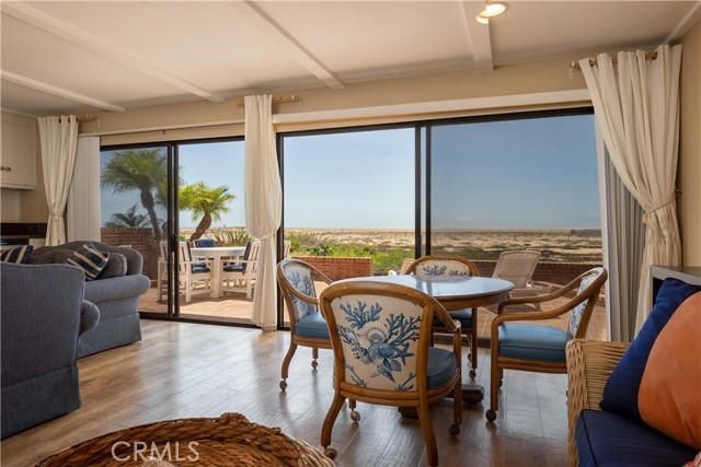 Detail Gallery Image 12 of 27 For 1303 E Balboa Bld, Newport Beach,  CA 92661 - 3 Beds | 2/1 Baths