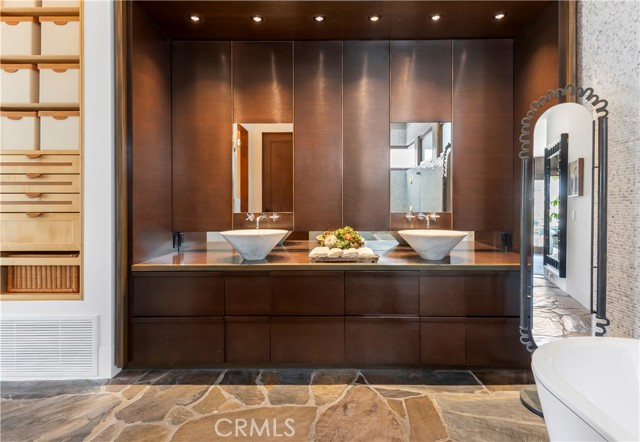 86 Emerald Bay, Laguna Beach CA: https://media.crmls.org/medias/670b0492-c526-4c6d-b2e2-410a8f00cbcc.jpg