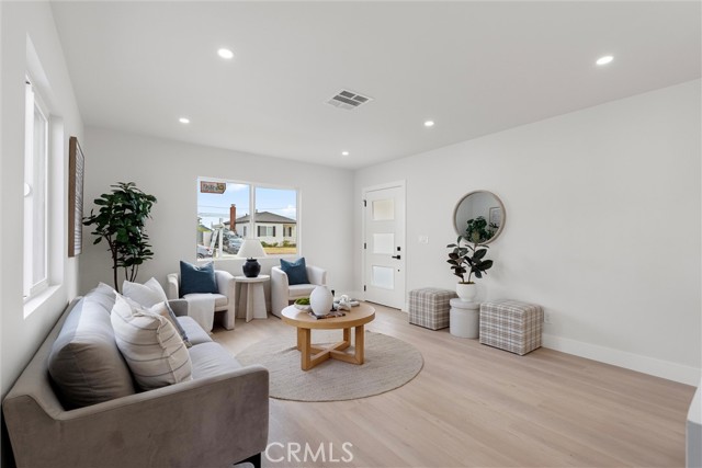 Detail Gallery Image 5 of 24 For 5004 W 138th St, Hawthorne,  CA 90250 - 3 Beds | 2 Baths