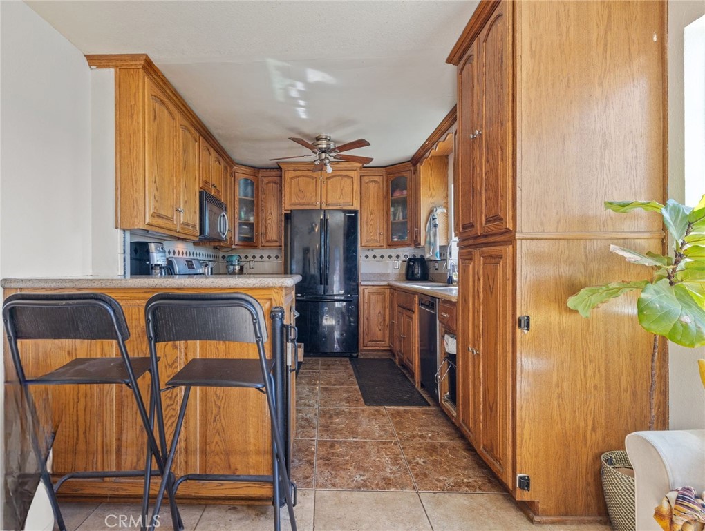 https://media.crmls.org/medias/670b7f60-8d28-4a50-9cb6-cc5359853eda.jpg?preset=X-Large