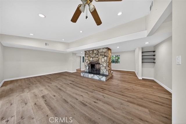 Detail Gallery Image 9 of 41 For 10346 Siesta Dr, Sunland,  CA 91040 - 2 Beds | 3 Baths