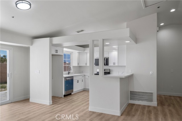 13565 Monterey RD, Desert Hot Springs CA: https://media.crmls.org/medias/670c548d-c25a-4ad9-8812-9665c1de1d04.jpg