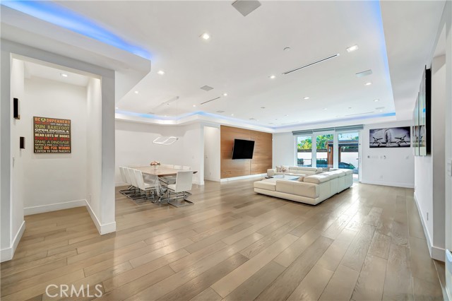 5622 Katherine, Sherman Oaks CA: https://media.crmls.org/medias/670cb506-9a17-4641-ad25-1641e737a0cf.jpg