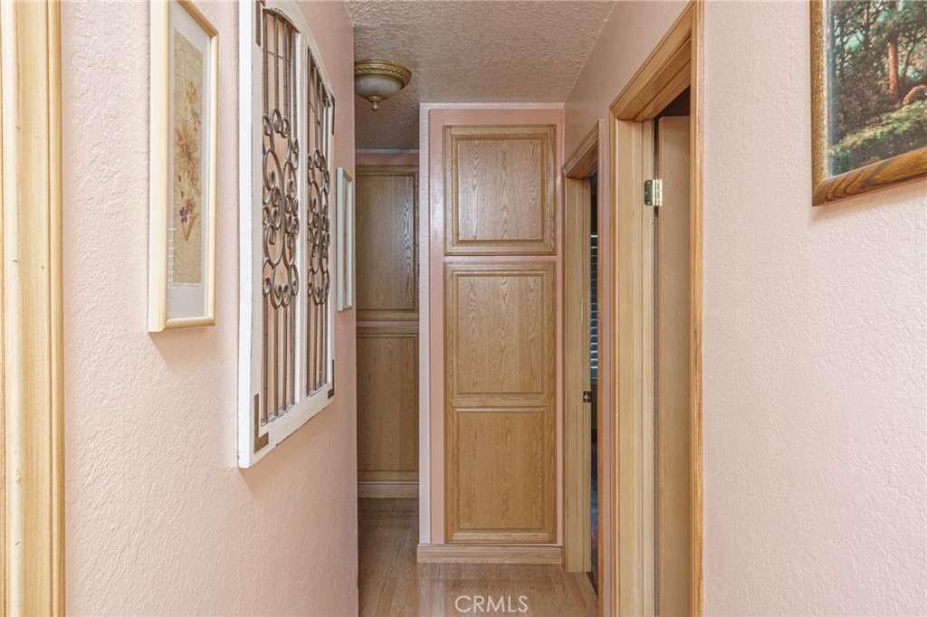 https://media.crmls.org/medias/670cd497-5564-4e52-a819-ae0269dd5bfc.jpg?preset=X-Large