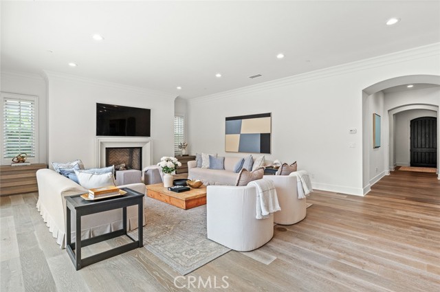 117 Andirons, Irvine CA: https://media.crmls.org/medias/670dc3bd-4f77-423d-a0c8-211f0a7b65ad.jpg