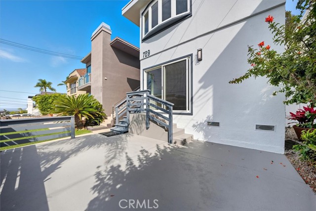 729 Longfellow, Hermosa Beach, California 90254, ,Residential Income,For Sale,Longfellow,SB25230290