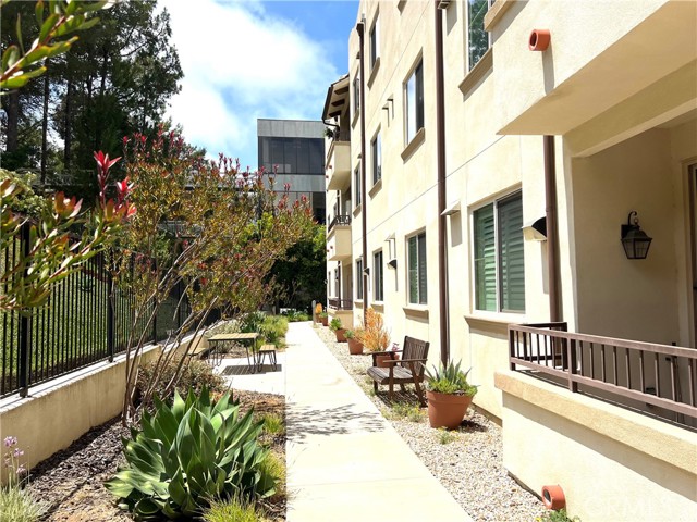 627 Deep Valley Drive, Palos Verdes Peninsula CA: https://media.crmls.org/medias/670ee2d9-9b61-4307-8ac8-c8284cb3c8d1.jpg
