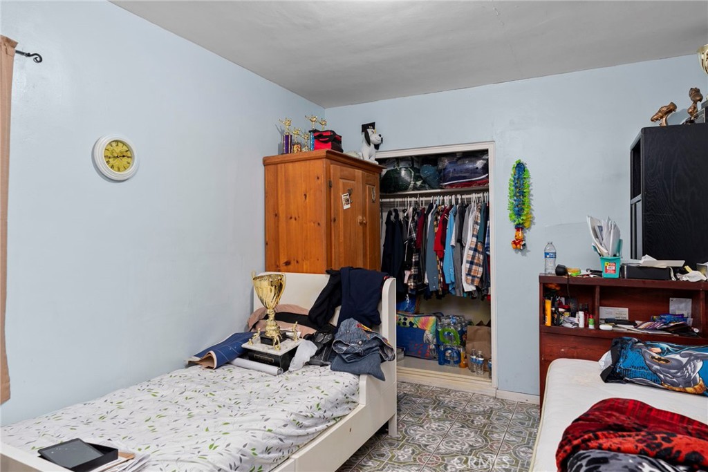 https://media.crmls.org/medias/670efba7-8f4f-4425-af40-adf4b982d9f3.jpg?preset=X-Large