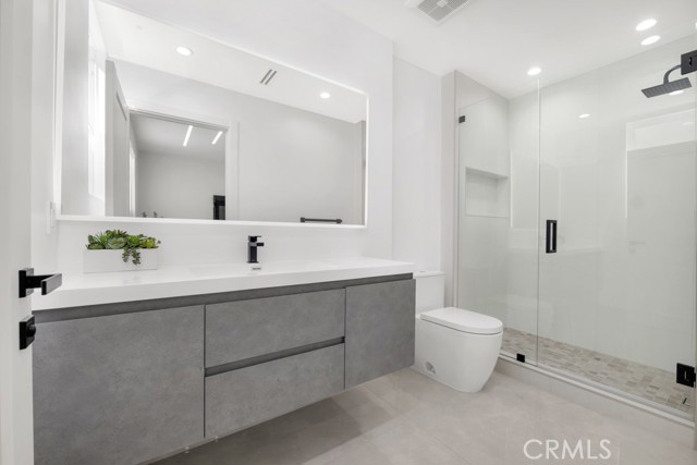 Detail Gallery Image 34 of 75 For 20151 via Medici, Porter Ranch,  CA 91326 - 5 Beds | 5 Baths