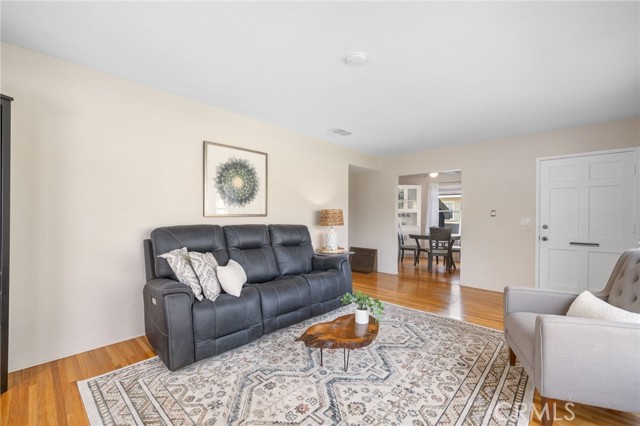 2702 Worthington Avenue, Bakersfield CA: https://media.crmls.org/medias/6710769f-5dd5-4f77-82b5-59ec4c67d6d2.jpg