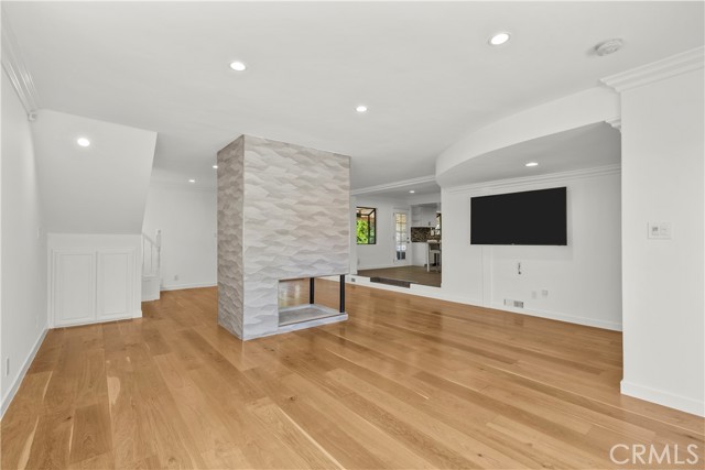 4919 Dunsmore Avenue, La Crescenta CA: https://media.crmls.org/medias/6710e0cf-451f-4b9f-95ef-5b030d52f10a.jpg