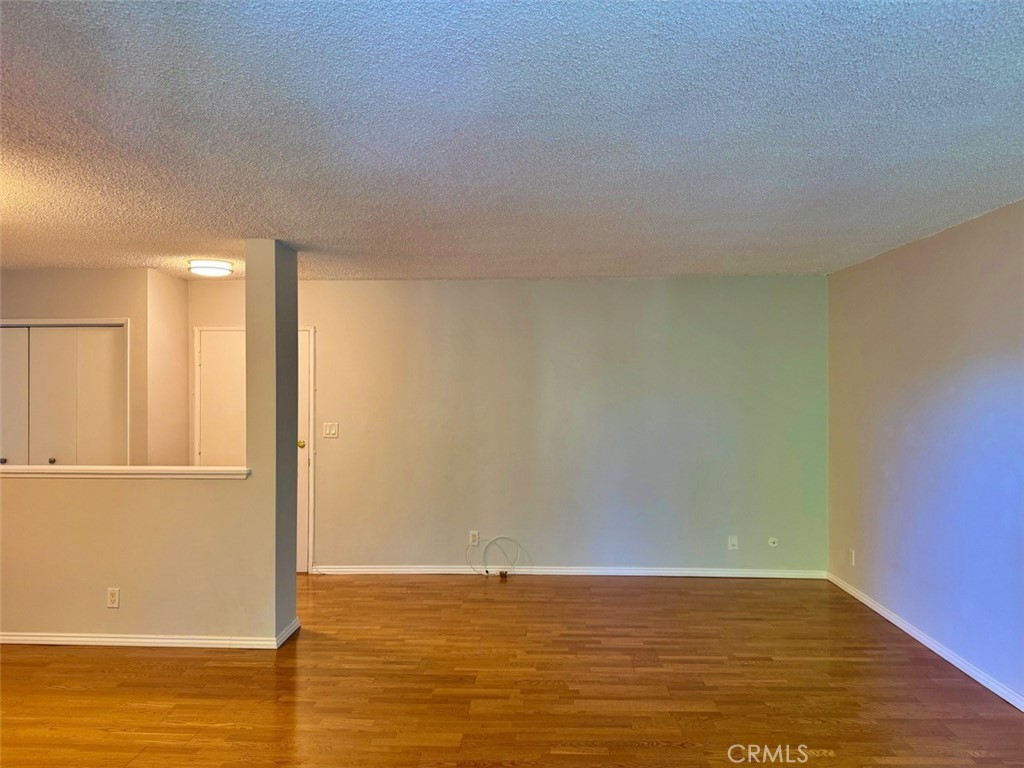 https://media.crmls.org/medias/6711748c-85ba-47e9-9228-24e06fc39aa2.jpg?preset=X-Large