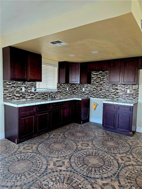 41042 163rd St E, Lancaster CA: https://media.crmls.org/medias/6712c38f-db89-4316-8516-d54be43d30e3.jpg