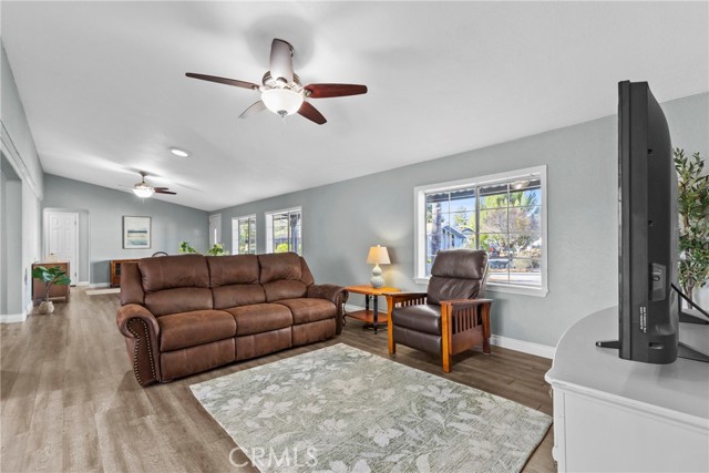 Detail Gallery Image 12 of 75 For 24401 Cornstalk, Wildomar,  CA 92595 - 3 Beds | 2 Baths