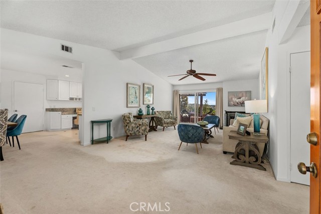 27992 Via Chocano, Mission Viejo CA: https://media.crmls.org/medias/6712dba6-e717-4730-af4f-9e63e448543a.jpg
