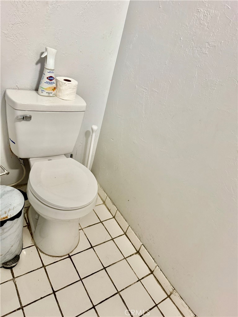 https://media.crmls.org/medias/6713029e-5598-4f1c-adc2-fb1fe457bd55.jpg?preset=X-Large
