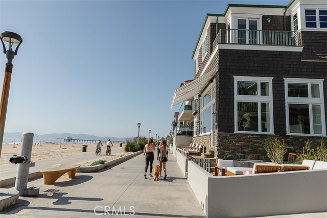 Detail Gallery Image 44 of 62 For 300 the Strand, Manhattan Beach,  CA 90266 - 4 Beds | 7/2 Baths