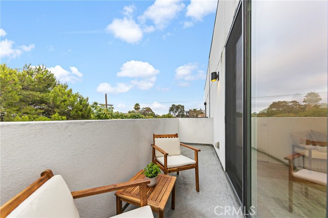 Detail Gallery Image 20 of 34 For 3306 Aria Ln, Los Angeles,  CA 90034 - 3 Beds | 3/1 Baths