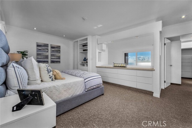 727 Esplanade, Redondo Beach, California 90277, 2 Bedrooms Bedrooms, ,1 BathroomBathrooms,Residential,Sold,Esplanade,SB24074186
