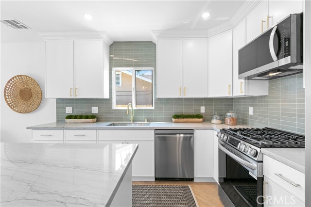 Detail Gallery Image 15 of 47 For 3937 2nd Ave, Los Angeles,  CA 90008 - 3 Beds | 2/1 Baths
