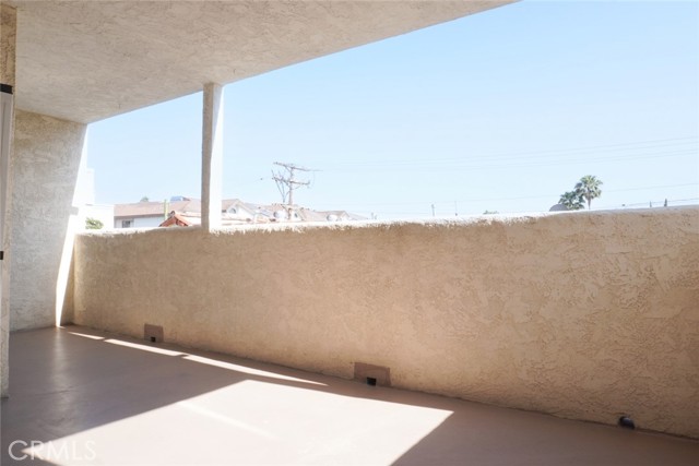 570 W Stocker Street, Glendale CA: https://media.crmls.org/medias/67150197-5fe9-4403-8e7b-356ad03e2a94.jpg