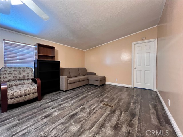 Detail Gallery Image 4 of 47 For 1560 S Otterbein Ave #113,  Rowland Heights,  CA 91748 - 3 Beds | 2 Baths