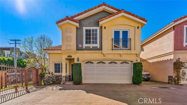 Detail Gallery Image 3 of 41 For 13769 13969 Cordary Ave, Hawthorne,  CA 90250 - 4 Beds | 2/1 Baths