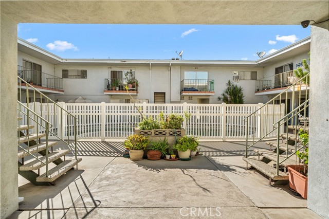 127 North Eucalyptus Avenue, 4 photo 32