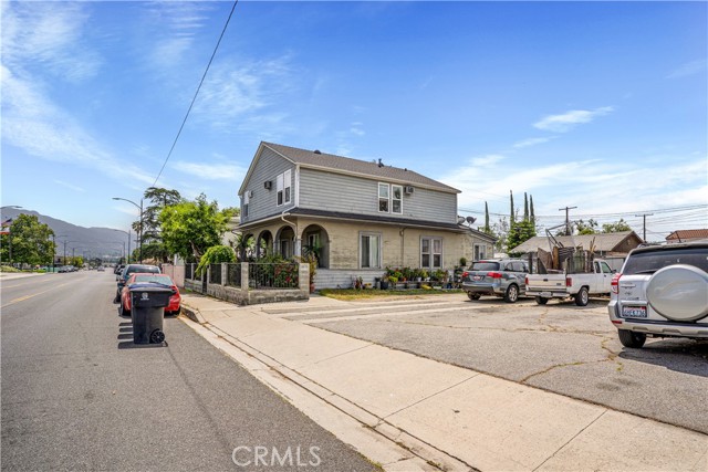 Detail Gallery Image 4 of 9 For 2344 N Niagra, Burbank,  CA 91504 - – Beds | – Baths
