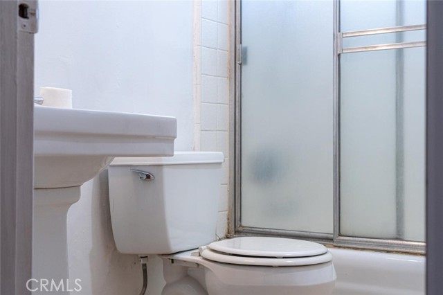 Detail Gallery Image 16 of 46 For 3045 E Theresa #8,  Long Beach,  CA 90814 - 1 Beds | 1 Baths