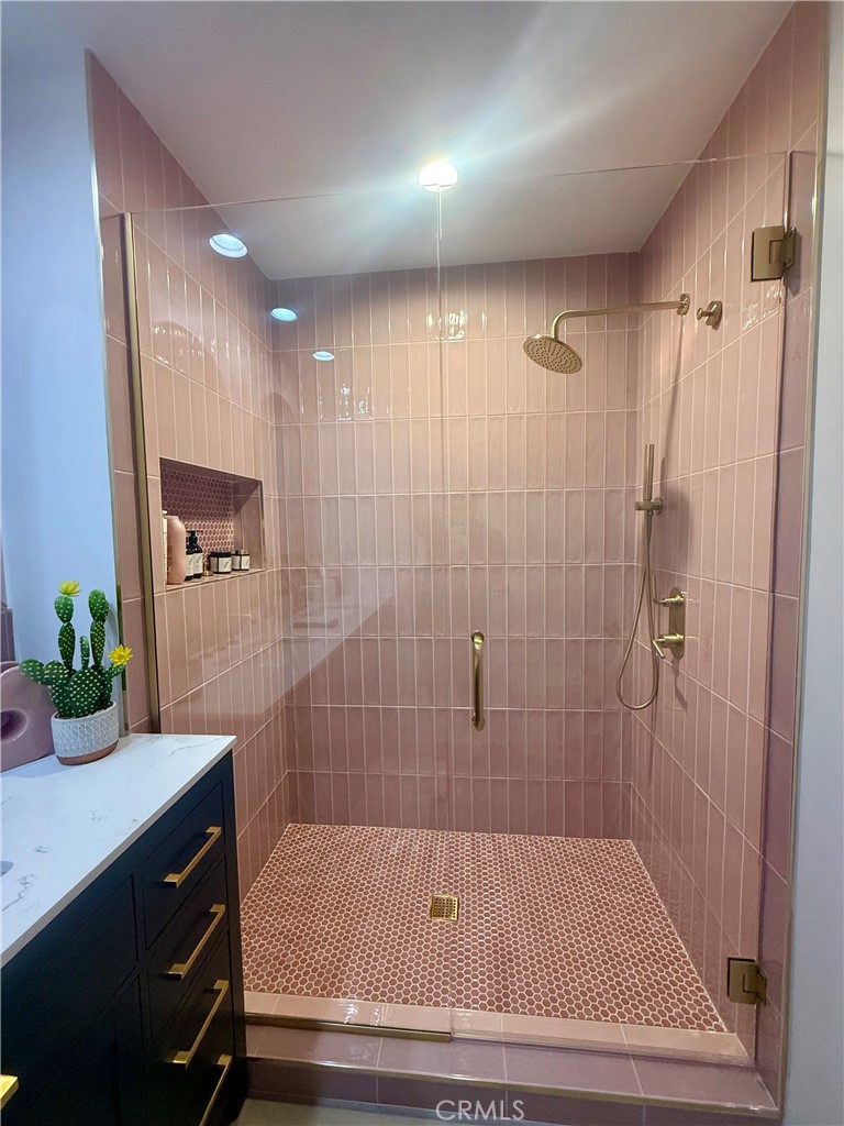 https://media.crmls.org/medias/6718bb0e-37b8-41a1-990e-830cd34be5ae.jpg?preset=X-Large