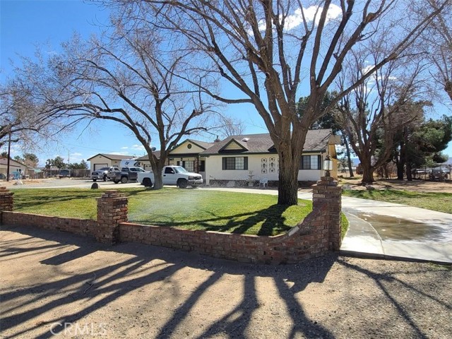 Detail Gallery Image 3 of 19 For 2110 W Avenue M8, Palmdale,  CA 93551 - 4 Beds | 2 Baths