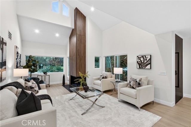 Detail Gallery Image 4 of 45 For 5506 Forest Cove, Agoura Hills,  CA 91301 - 4 Beds | 3/1 Baths