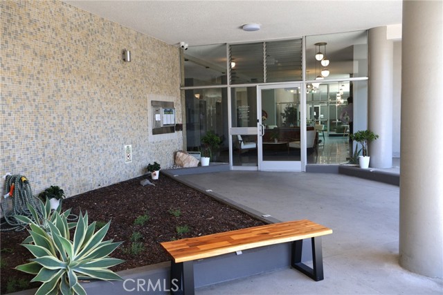100 Atlantic Avenue, Long Beach CA: https://media.crmls.org/medias/671aa068-9424-4ab6-800b-98030f91e32e.jpg
