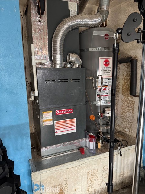 Detail Gallery Image 10 of 13 For 823 E Avenue J9, Lancaster,  CA 93535 - 4 Beds | 3 Baths