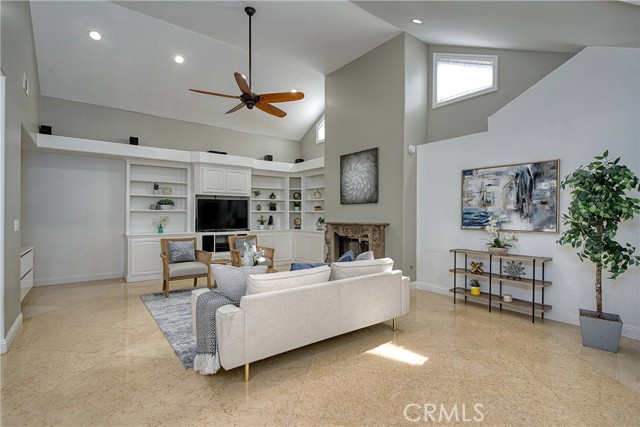 Detail Gallery Image 11 of 25 For 4414 Park Mallorca, Calabasas,  CA 91302 - 5 Beds | 4/1 Baths