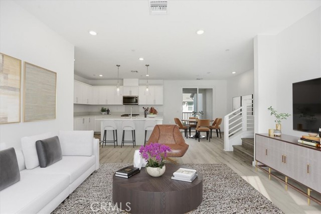 Detail Gallery Image 5 of 32 For 2392 Haley Point Drive #103,  Ventura,  CA 93003 - 2 Beds | 2/1 Baths