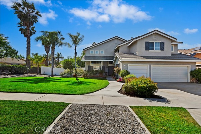 Detail Gallery Image 4 of 39 For 2904 Coral St, Corona,  CA 92882 - 4 Beds | 2/1 Baths