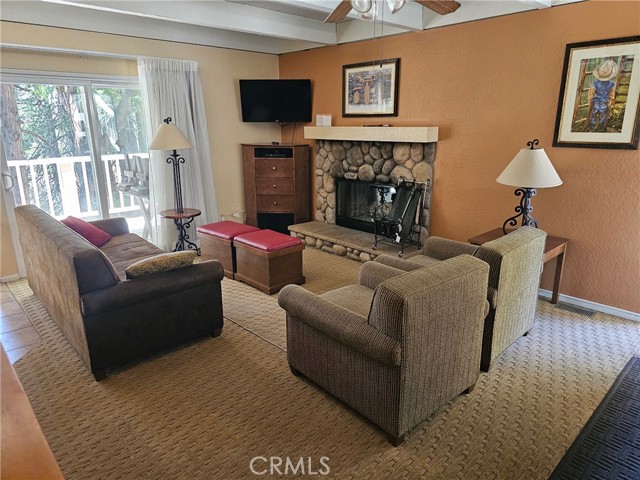 308 Canyon Crest, Lake Arrowhead CA: https://media.crmls.org/medias/671d1b04-f6ca-4118-adcc-aa760ed7a0ef.jpg