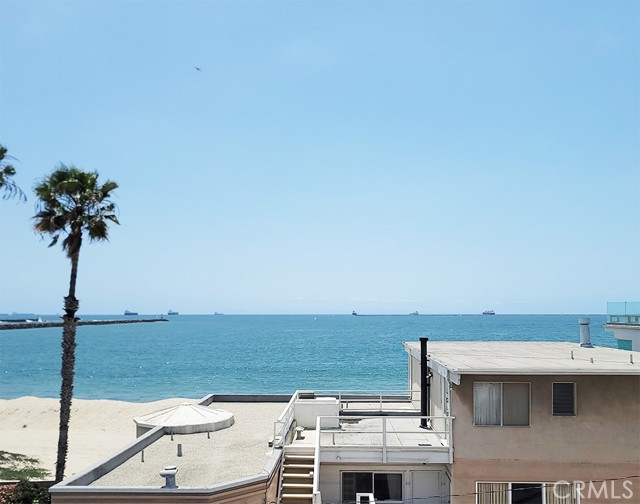 15 69th Place, Long Beach CA: https://media.crmls.org/medias/671d428f-ca2d-4246-b56d-19f467ce8314.jpg