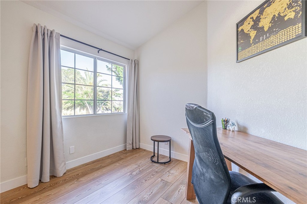 https://media.crmls.org/medias/671d7442-c9fa-4021-9595-563edab232bb.jpg?preset=X-Large
