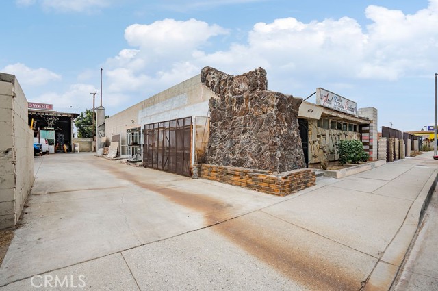Image 12 of 31 For 4766 Floral Drive