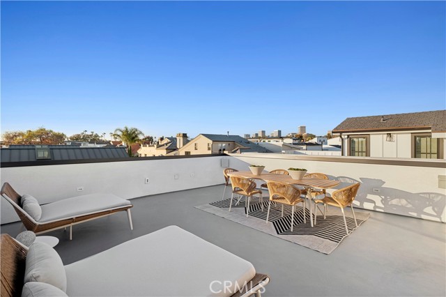 Detail Gallery Image 17 of 21 For 605 1/2 Carnation, Corona Del Mar,  CA 92625 - 2 Beds | 2/1 Baths