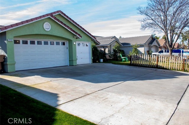 Detail Gallery Image 2 of 33 For 2901 Flint Hills, Bakersfield,  CA 93313 - 4 Beds | 2 Baths